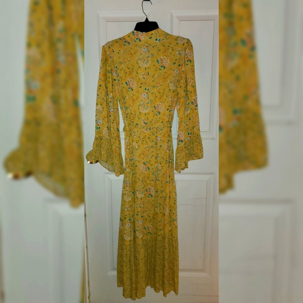 Chelsea &Violet Floral Night Robe - Picture 2 of 4